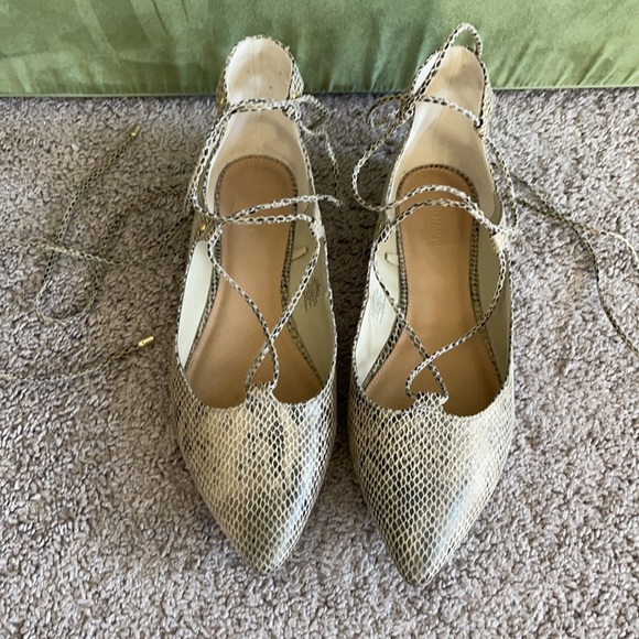 Old Navy Pointed toe tie up flats - Picture 2 of 4